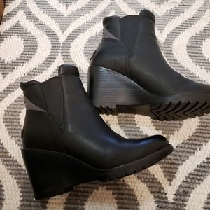 SOREL Black Wedge Booties Size 7M